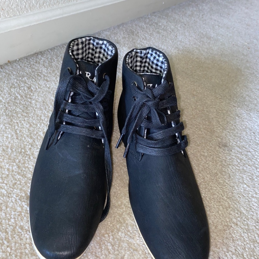 Zara pointed flat shoes/sneakers